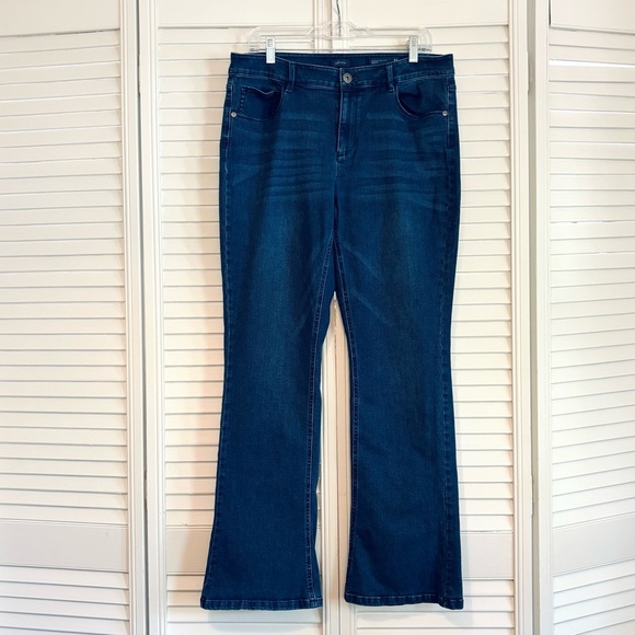 J. Jill Authentic Fit Boot Cut Mid Wash Jeans Size 12 - Picture 2 of 7
